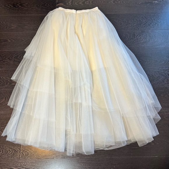 BCBG Maxazria Ball Gown Tulle Skirt - Picture 3 of 6